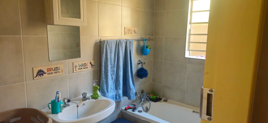 To Let 3 Bedroom Property for Rent in Faerie Glen Gauteng