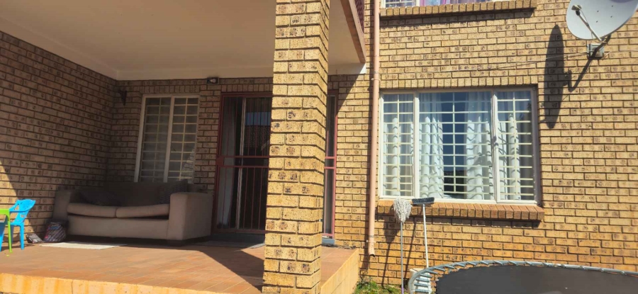 To Let 3 Bedroom Property for Rent in Faerie Glen Gauteng