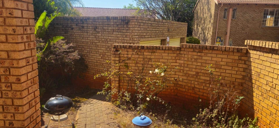 To Let 3 Bedroom Property for Rent in Faerie Glen Gauteng