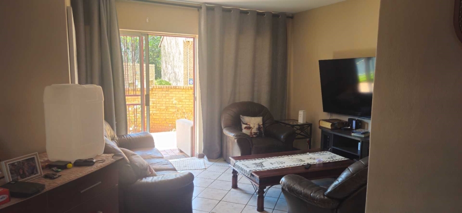 To Let 3 Bedroom Property for Rent in Faerie Glen Gauteng