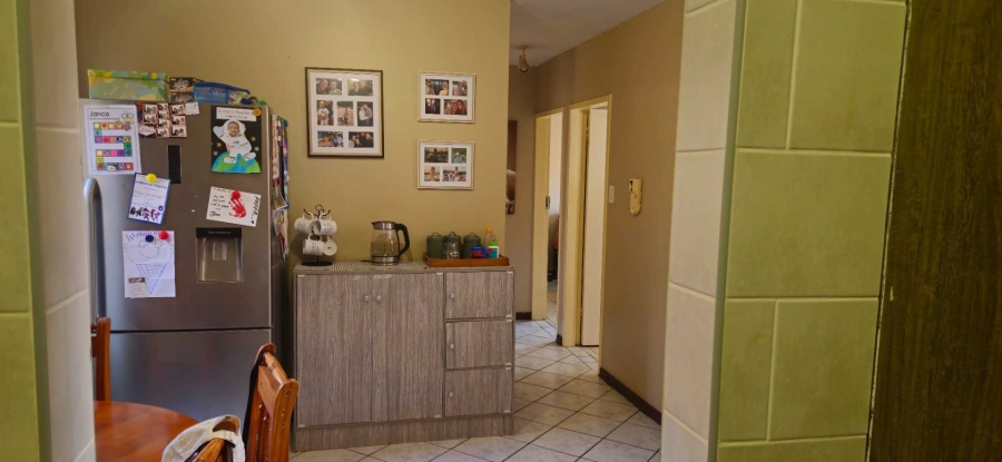 To Let 3 Bedroom Property for Rent in Faerie Glen Gauteng