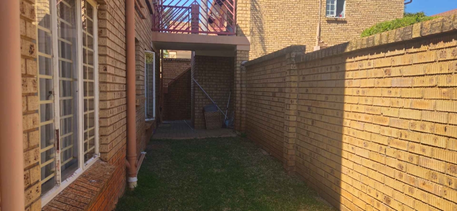 To Let 3 Bedroom Property for Rent in Faerie Glen Gauteng