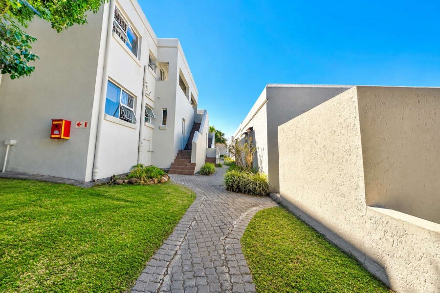 2 Bedroom Property for Sale in Vorna Valley Gauteng