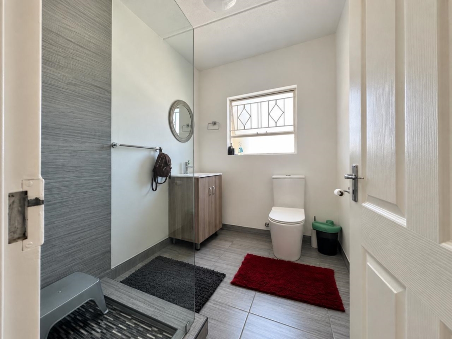 2 Bedroom Property for Sale in Vorna Valley Gauteng