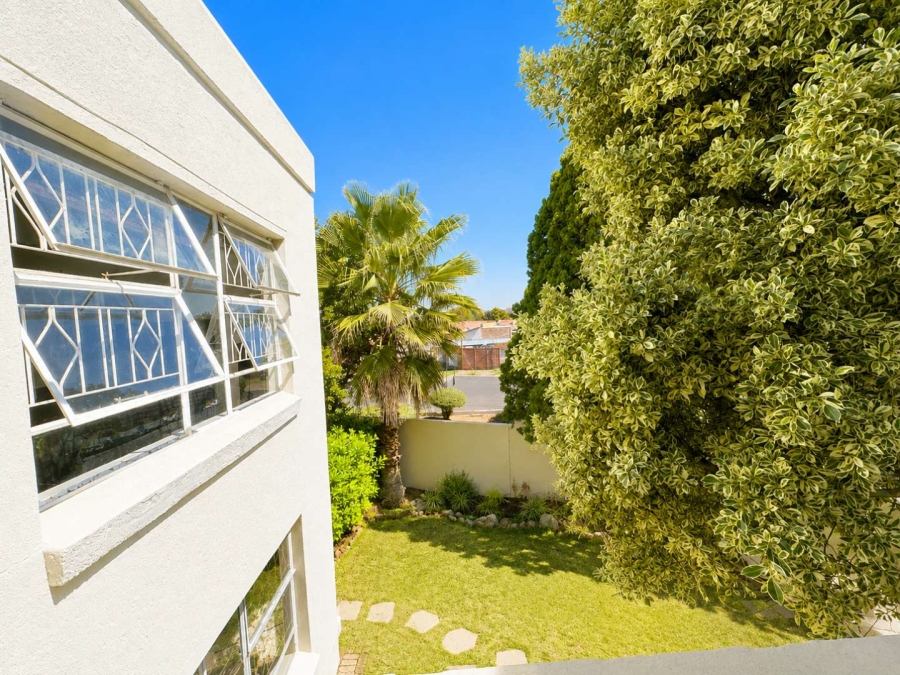 2 Bedroom Property for Sale in Vorna Valley Gauteng