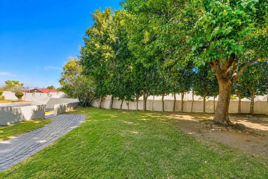 2 Bedroom Property for Sale in Vorna Valley Gauteng
