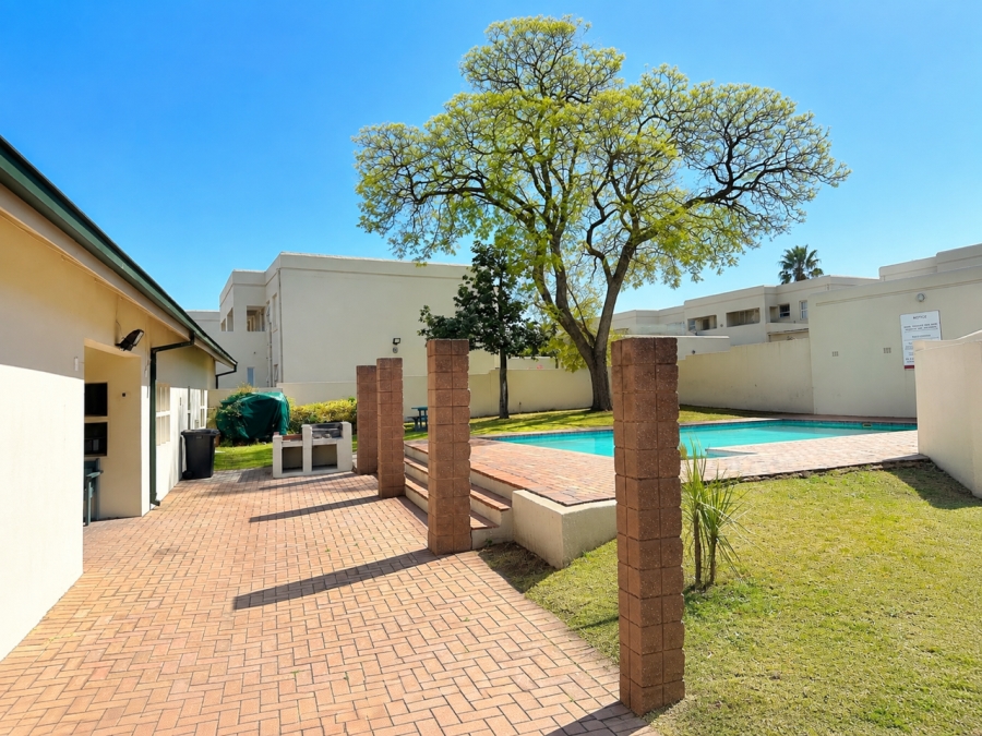 2 Bedroom Property for Sale in Vorna Valley Gauteng