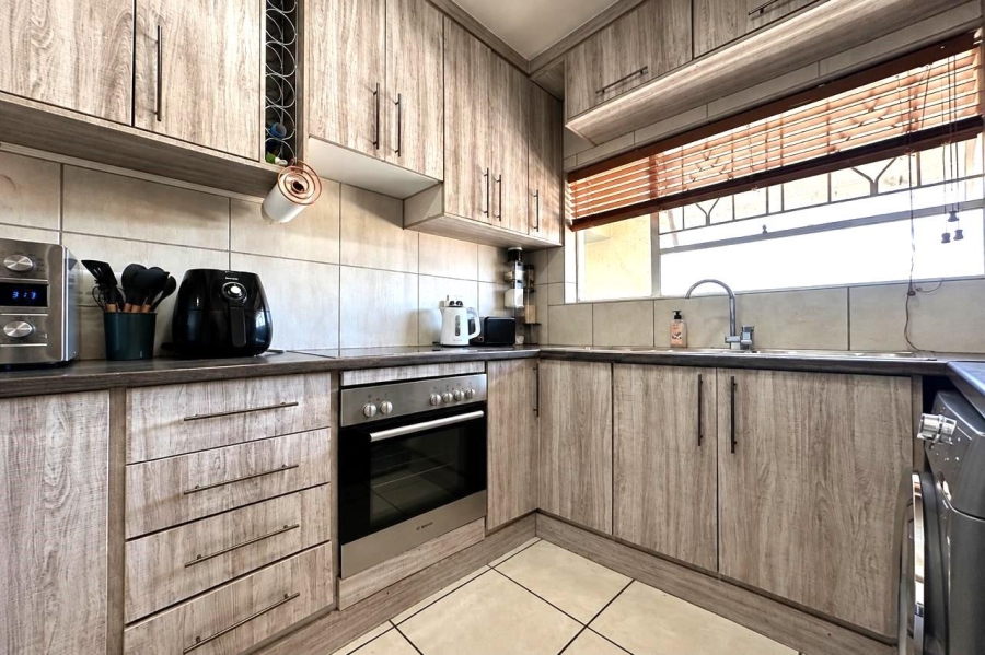 2 Bedroom Property for Sale in Halfway Gardens Gauteng