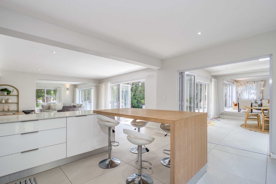 5 Bedroom Property for Sale in Fourways Gardens Gauteng