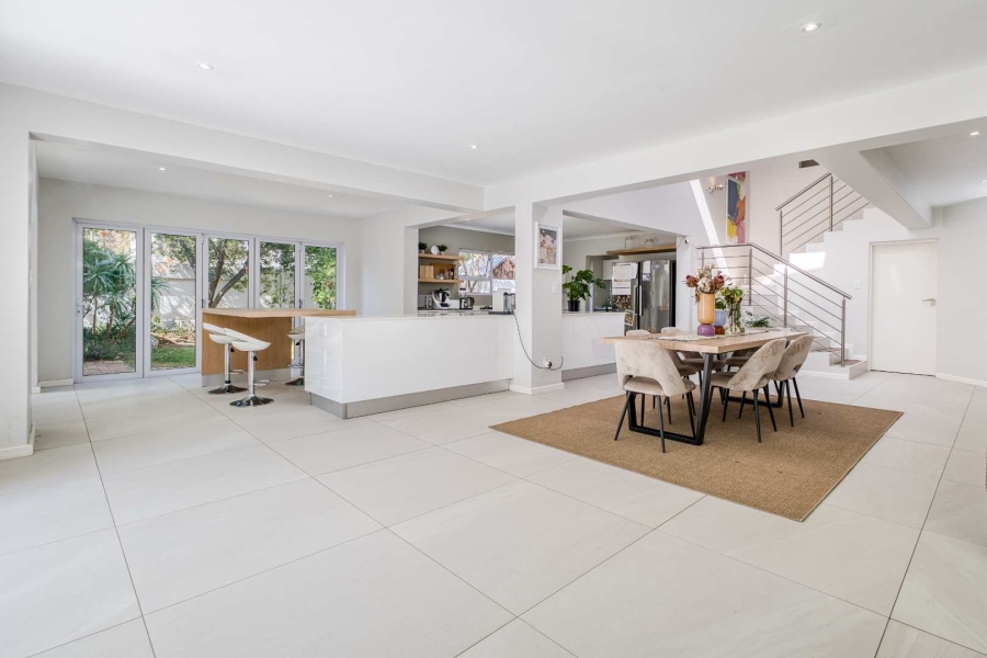 5 Bedroom Property for Sale in Fourways Gardens Gauteng