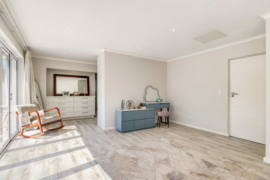 5 Bedroom Property for Sale in Fourways Gardens Gauteng