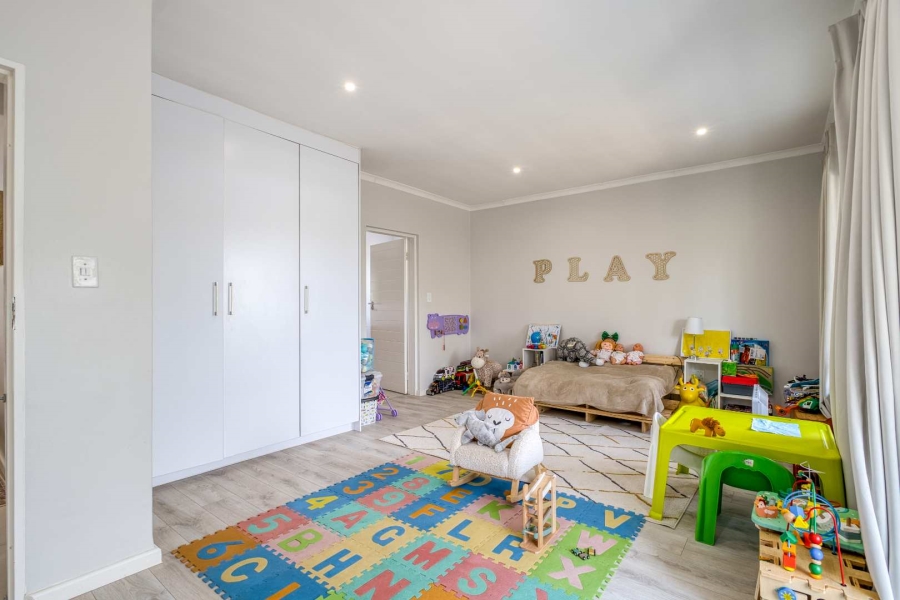 5 Bedroom Property for Sale in Fourways Gardens Gauteng