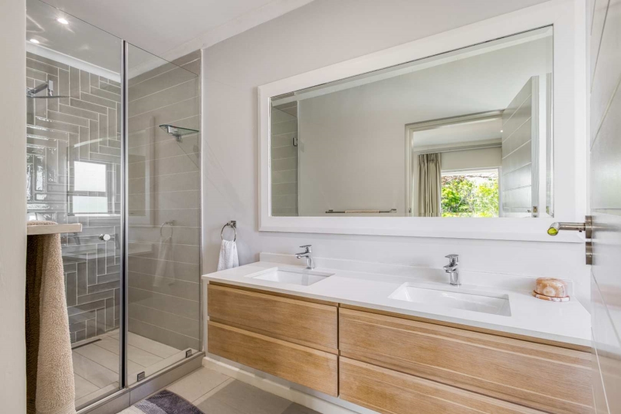 5 Bedroom Property for Sale in Fourways Gardens Gauteng