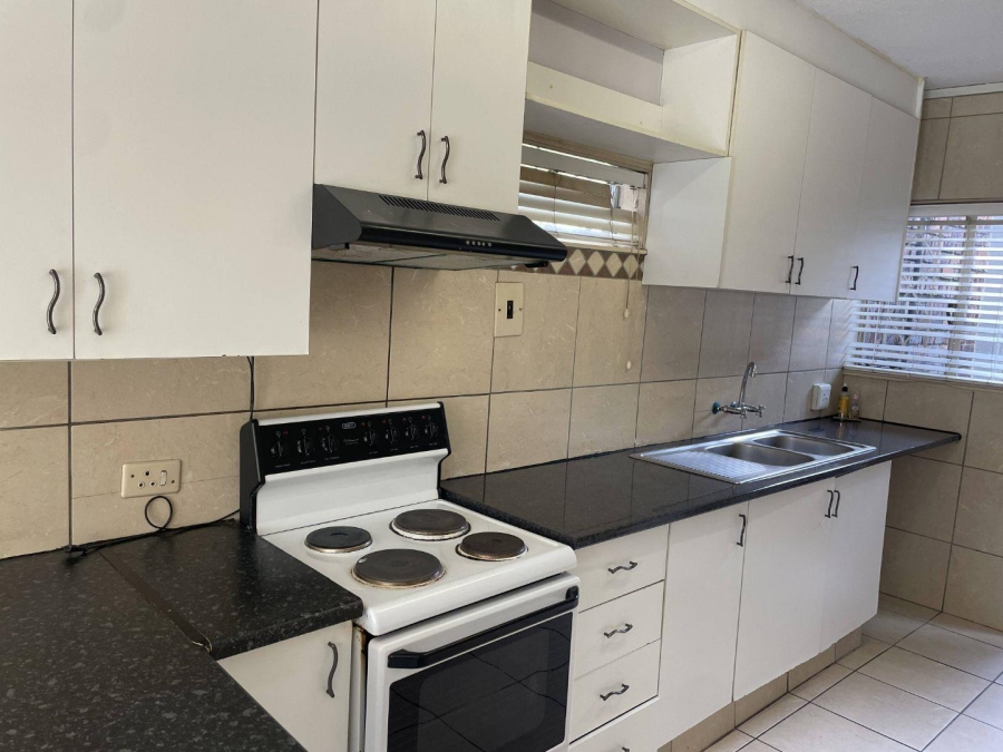 4 Bedroom Property for Sale in Crystal Park Gauteng