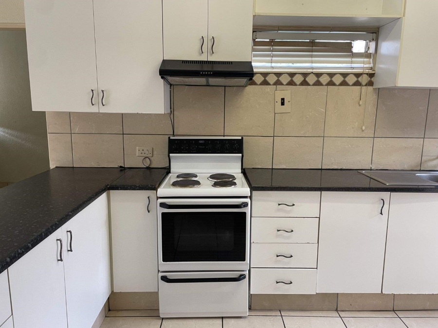 4 Bedroom Property for Sale in Crystal Park Gauteng
