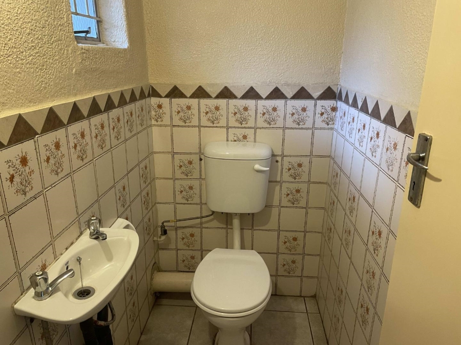 4 Bedroom Property for Sale in Crystal Park Gauteng