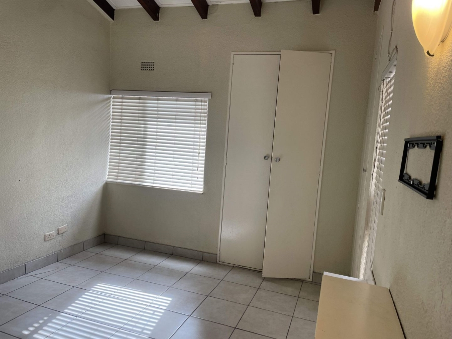 4 Bedroom Property for Sale in Crystal Park Gauteng