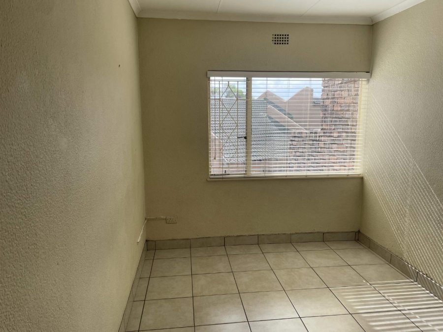 4 Bedroom Property for Sale in Crystal Park Gauteng