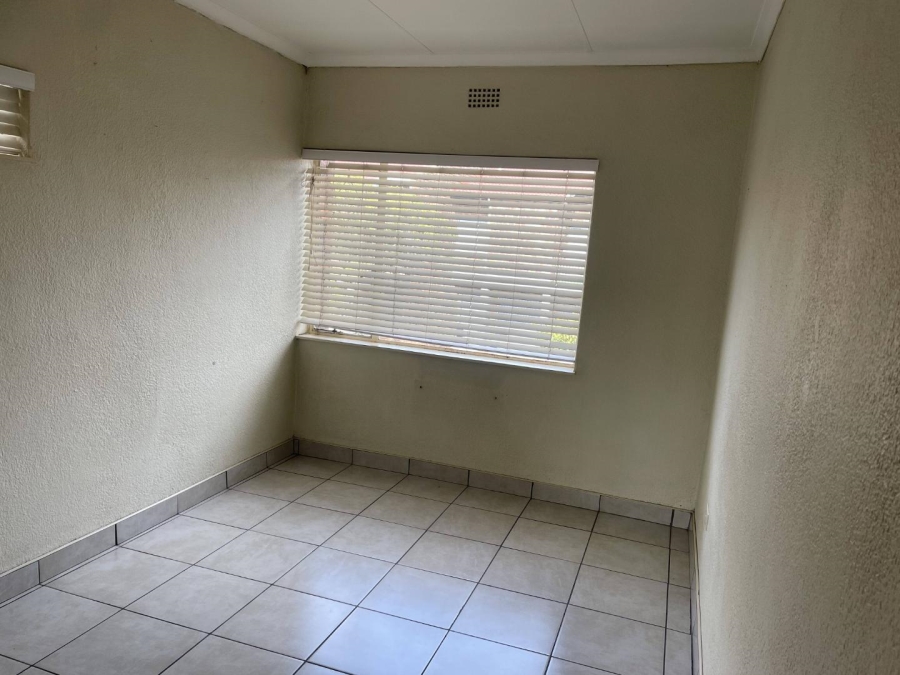 4 Bedroom Property for Sale in Crystal Park Gauteng