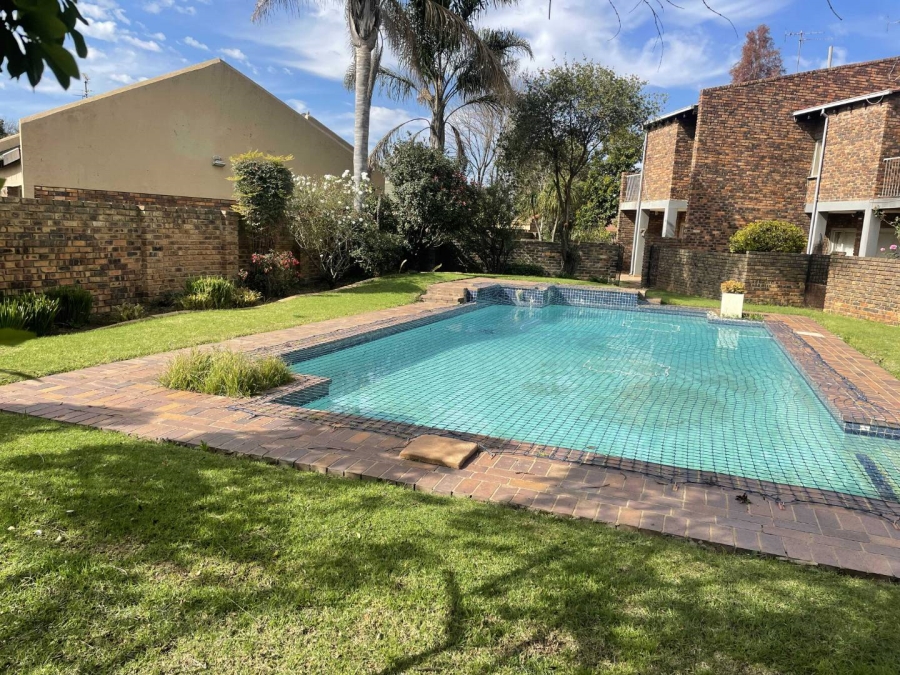 4 Bedroom Property for Sale in Crystal Park Gauteng