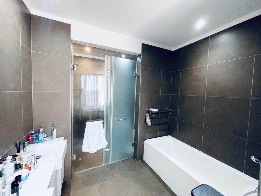 2 Bedroom Property for Sale in Morningside Gauteng
