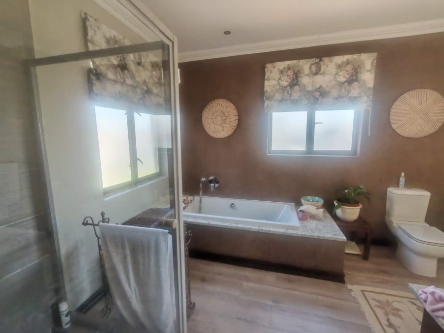 4 Bedroom Property for Sale in Zwartkop Golf Estate Gauteng