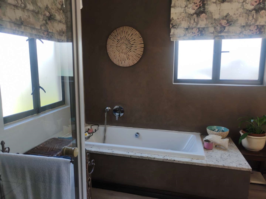 4 Bedroom Property for Sale in Zwartkop Golf Estate Gauteng
