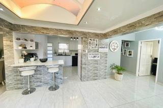 4 Bedroom Property for Sale in Brackendowns Gauteng