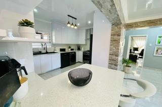 4 Bedroom Property for Sale in Brackendowns Gauteng