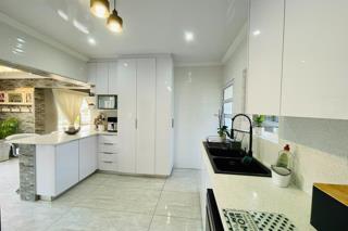 4 Bedroom Property for Sale in Brackendowns Gauteng
