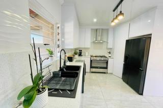 4 Bedroom Property for Sale in Brackendowns Gauteng