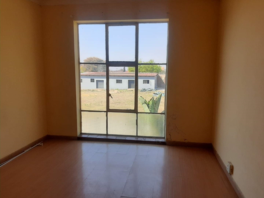 2 Bedroom Property for Sale in Towerby Gauteng