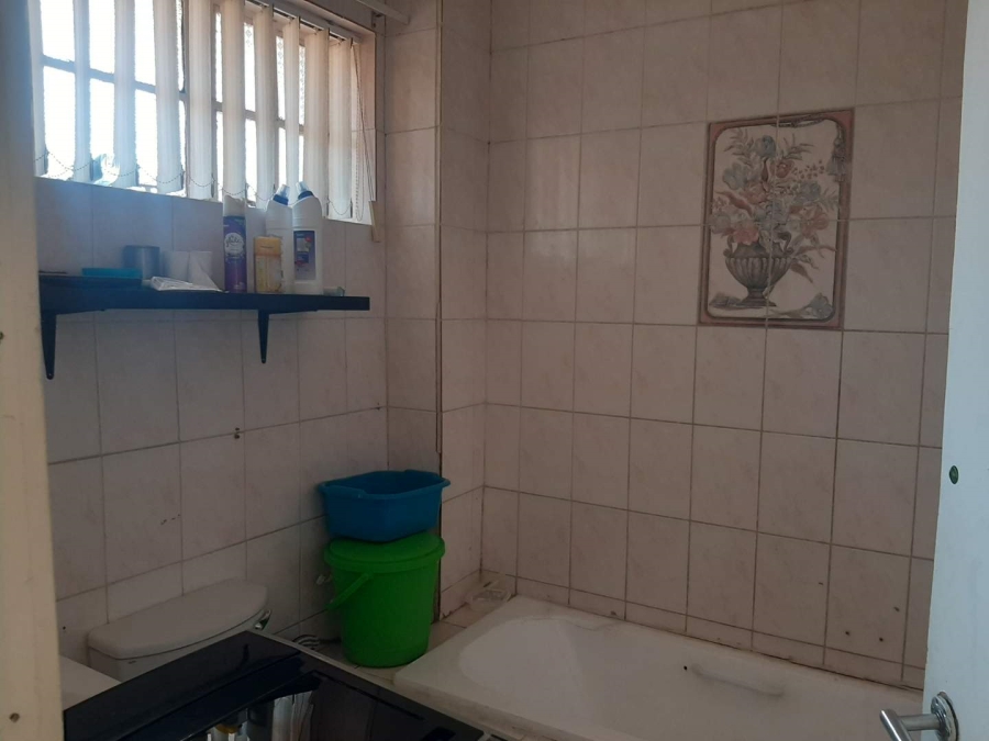 2 Bedroom Property for Sale in Towerby Gauteng
