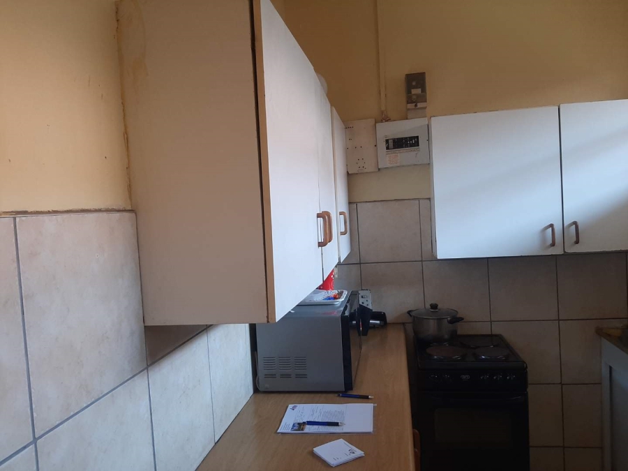 2 Bedroom Property for Sale in Towerby Gauteng