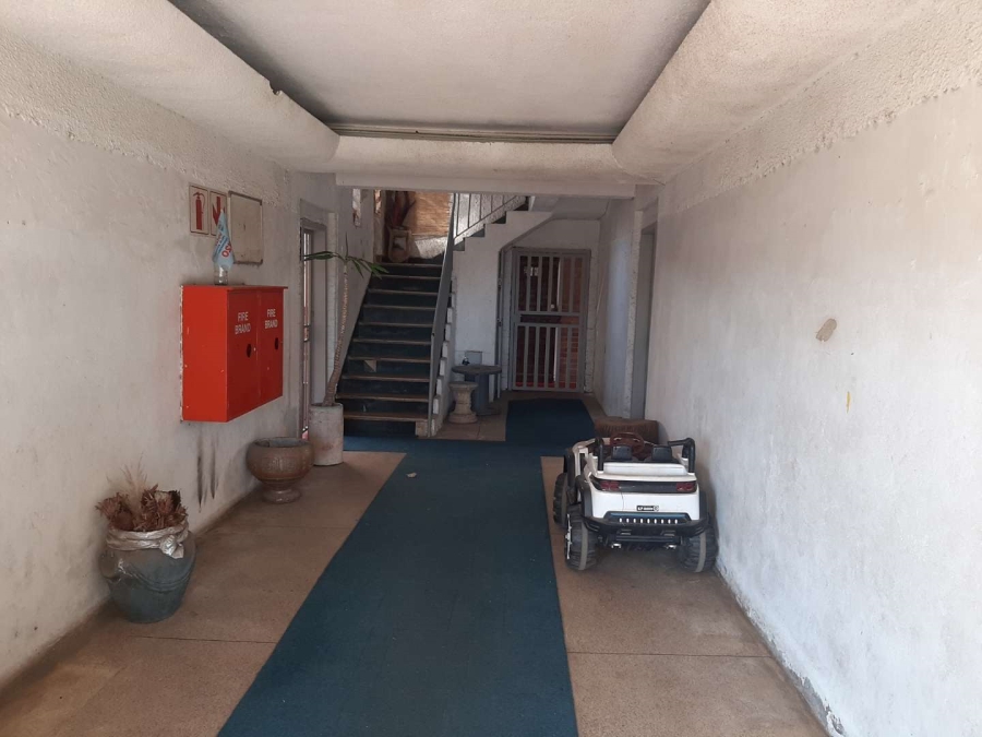 2 Bedroom Property for Sale in Towerby Gauteng