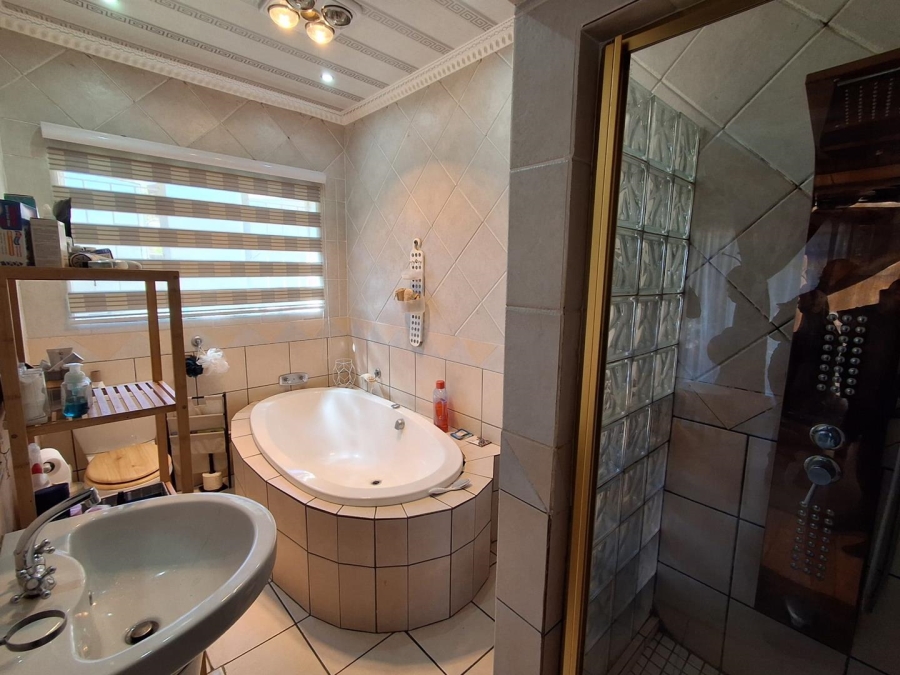 3 Bedroom Property for Sale in Three Rivers East Gauteng