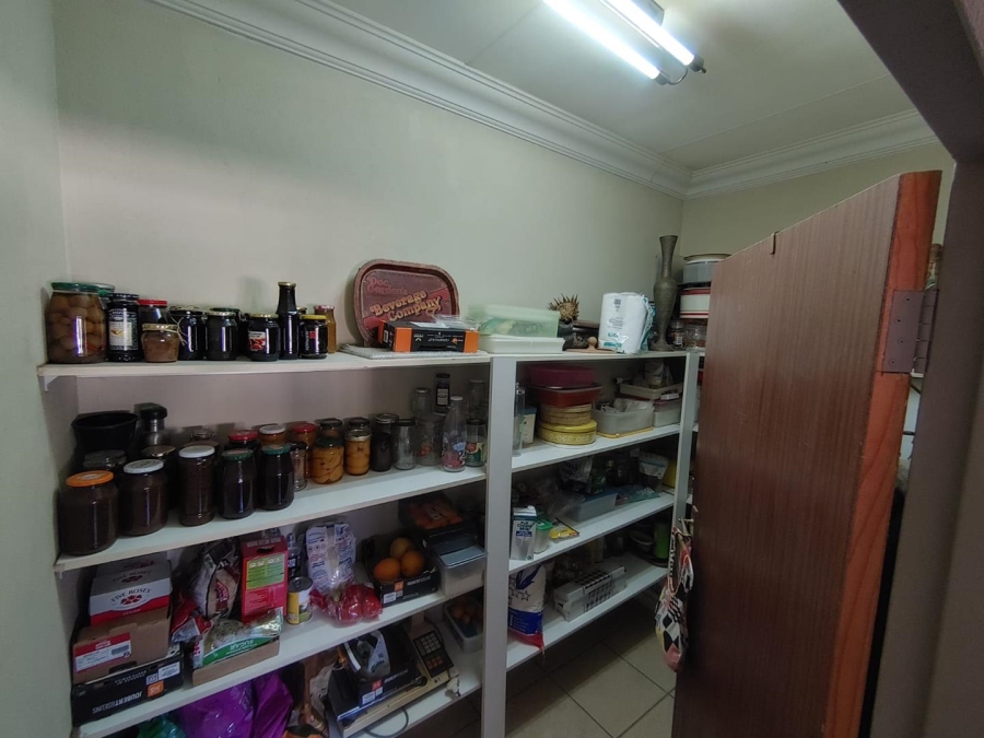 3 Bedroom Property for Sale in Mooilande Gauteng
