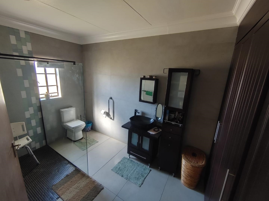 3 Bedroom Property for Sale in Mooilande Gauteng