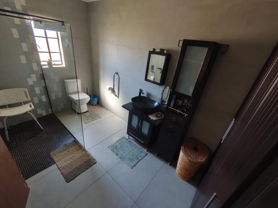 3 Bedroom Property for Sale in Mooilande Gauteng