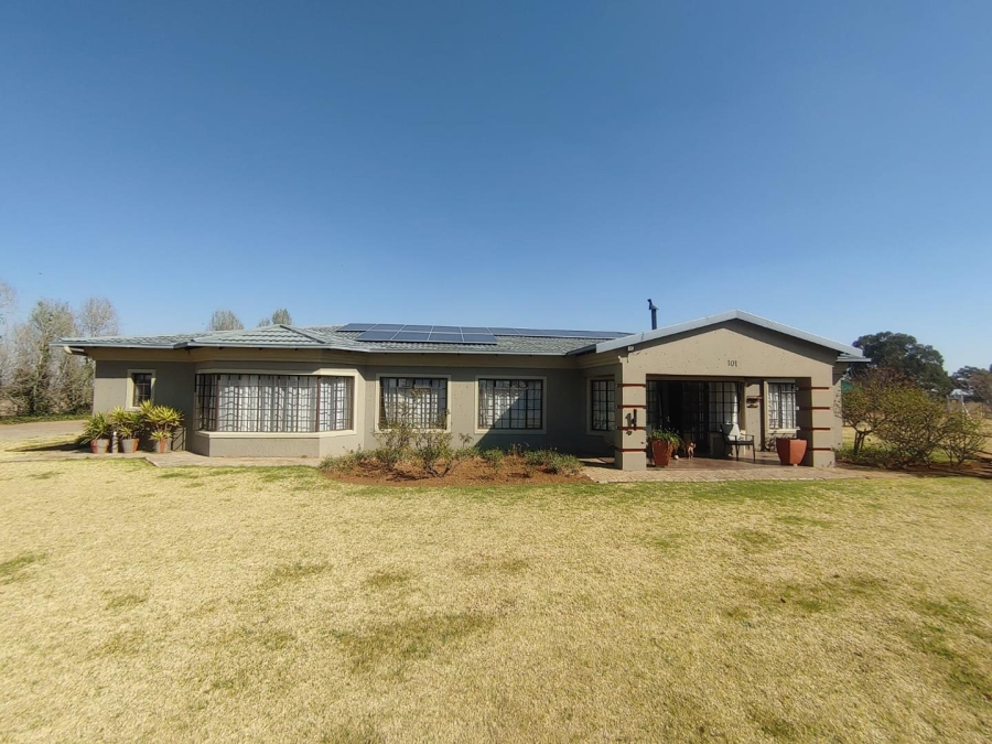 3 Bedroom Property for Sale in Mooilande Gauteng