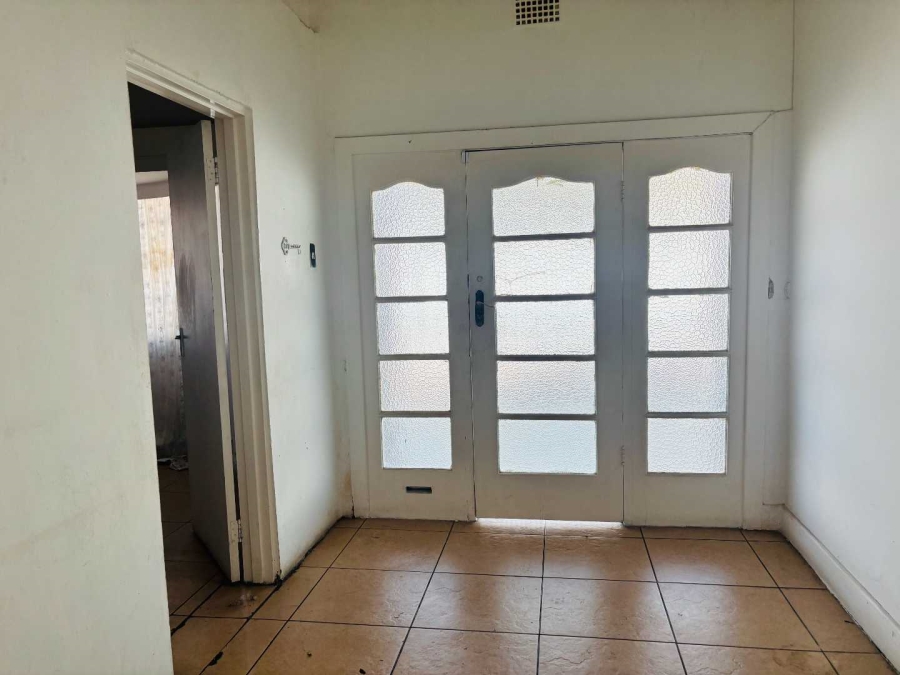 5 Bedroom Property for Sale in Rosettenville Gauteng