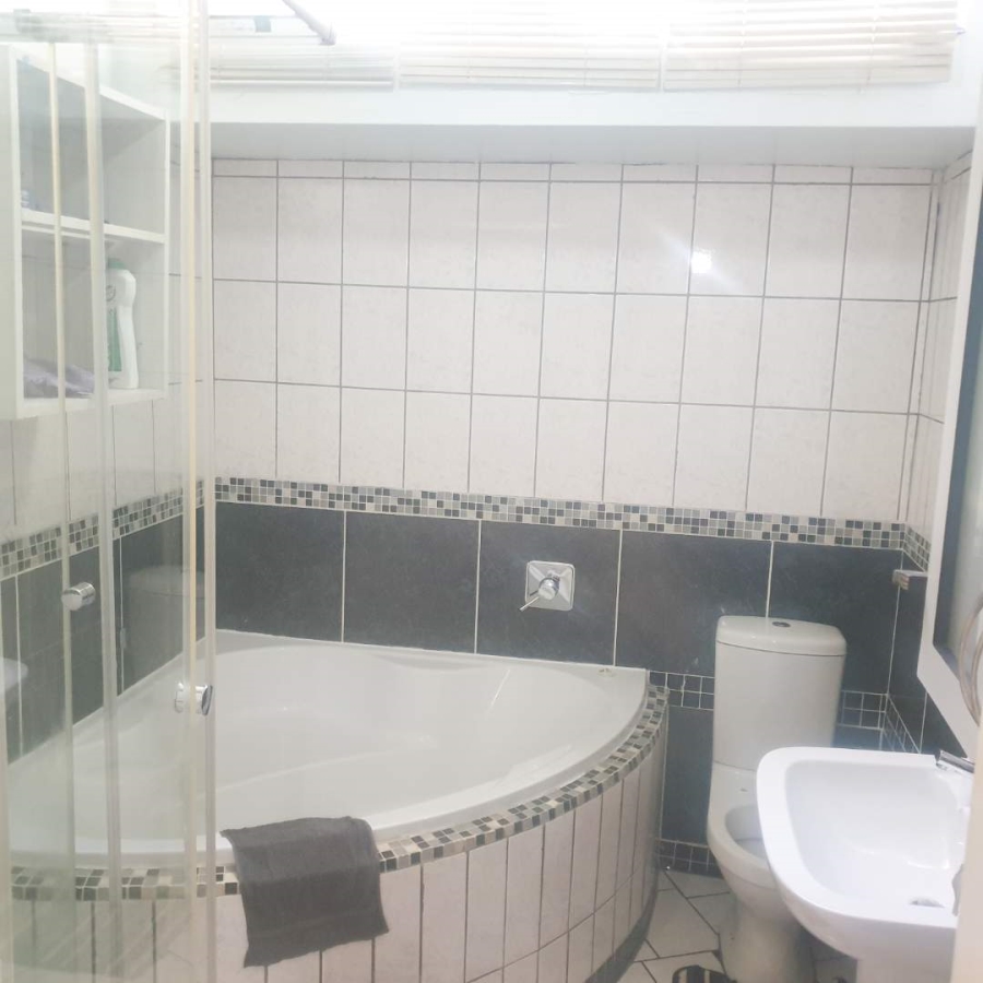 3 Bedroom Property for Sale in Meyerspark Gauteng