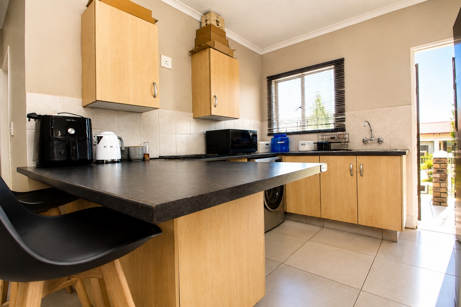2 Bedroom Property for Sale in Wilgeheuwel Gauteng