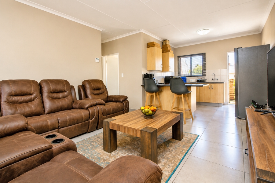 2 Bedroom Property for Sale in Wilgeheuwel Gauteng