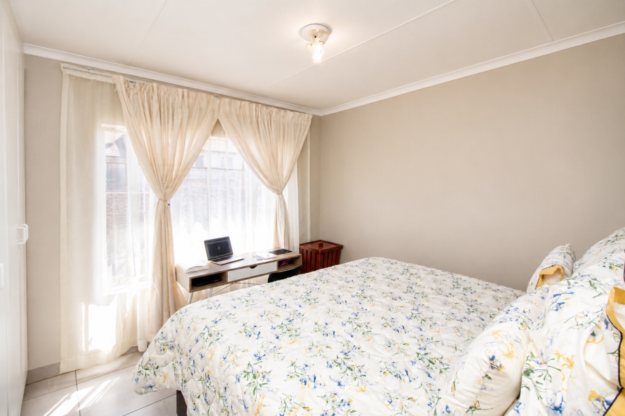 2 Bedroom Property for Sale in Wilgeheuwel Gauteng