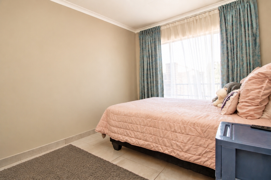2 Bedroom Property for Sale in Wilgeheuwel Gauteng