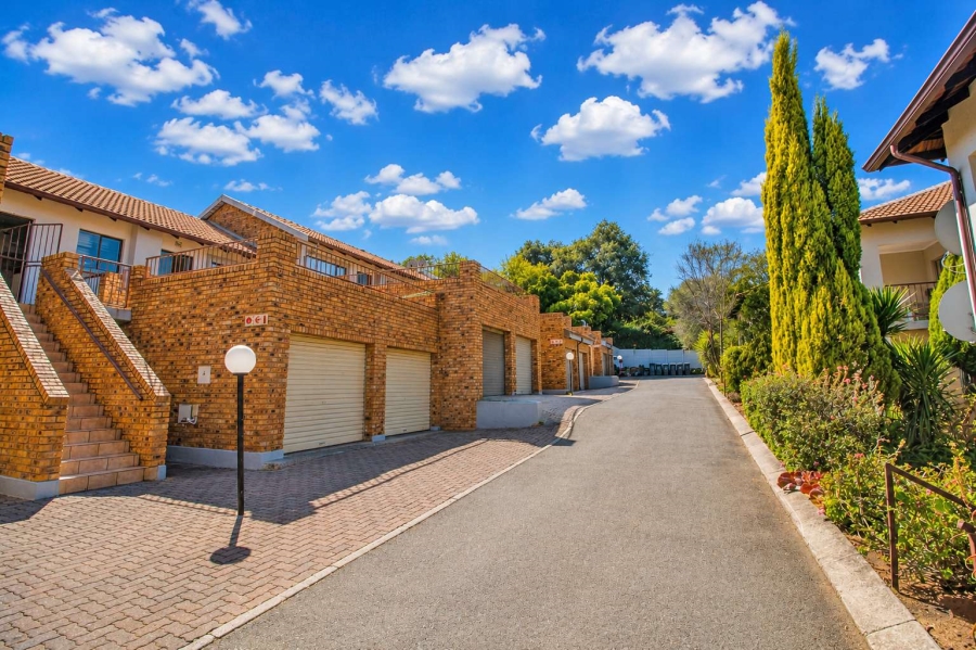 2 Bedroom Property for Sale in Wilgeheuwel Gauteng