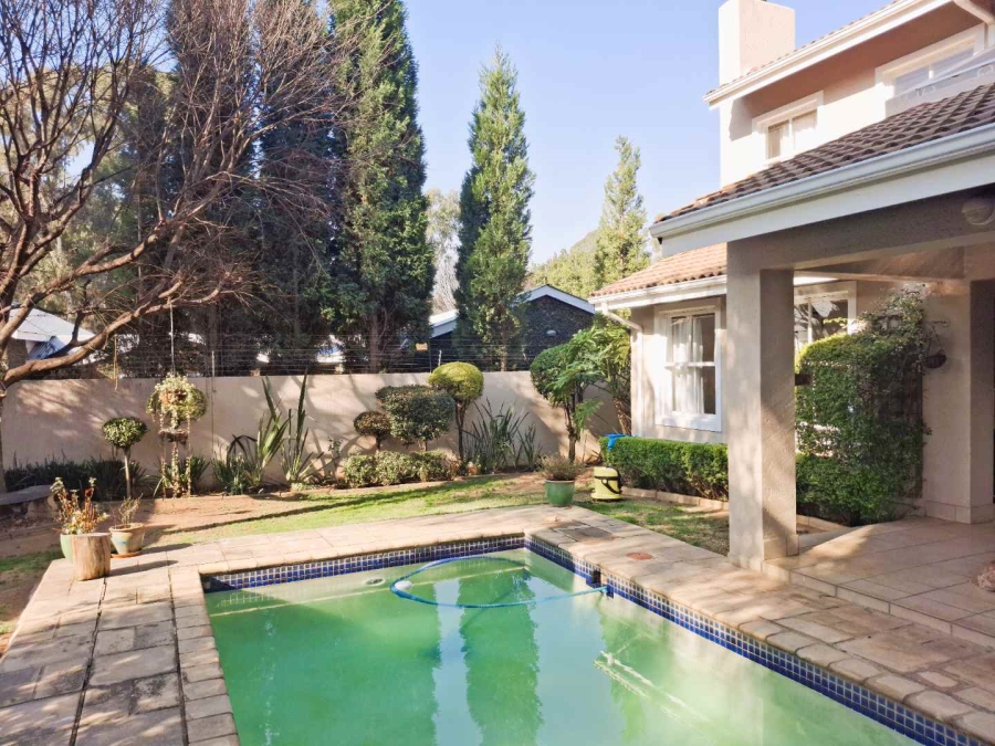 To Let 4 Bedroom Property for Rent in Magaliessig Gauteng