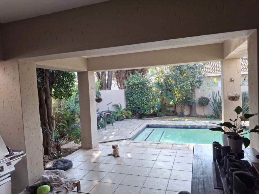 To Let 4 Bedroom Property for Rent in Magaliessig Gauteng