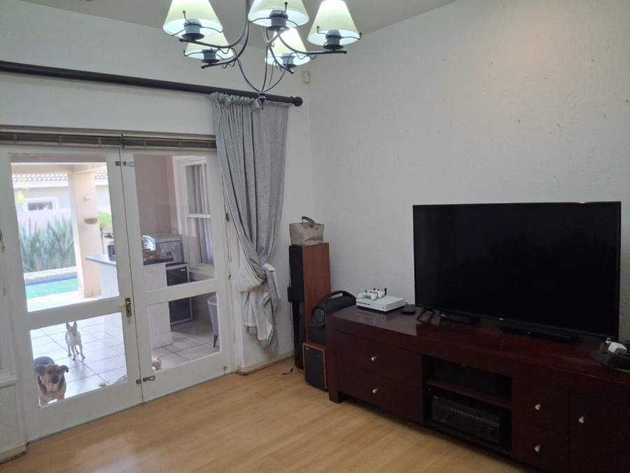 To Let 4 Bedroom Property for Rent in Magaliessig Gauteng
